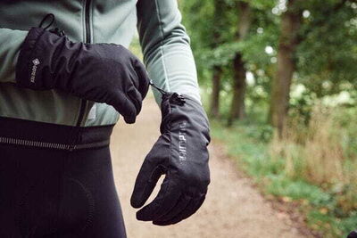 SHIMANO Unisex GORE-TEX® GRIP PRIMALOFT® Gloves, Black click to zoom image